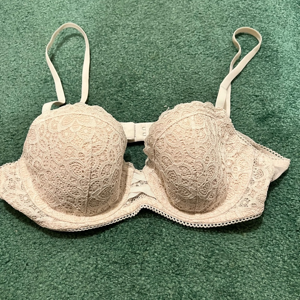 Bundle! Red and white lace Victoria secret bras!